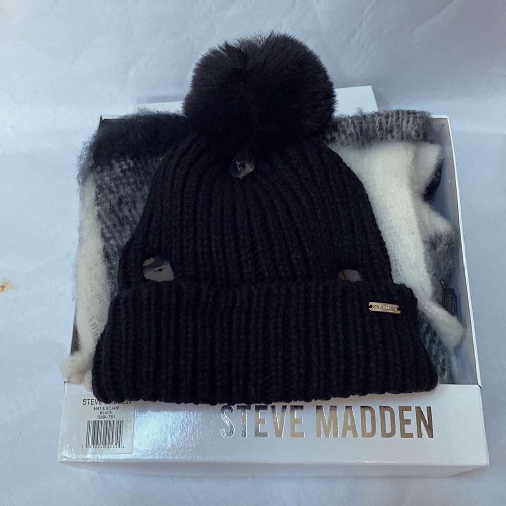 NWT!! Preppy Winter Wonderland Scarf and Hat